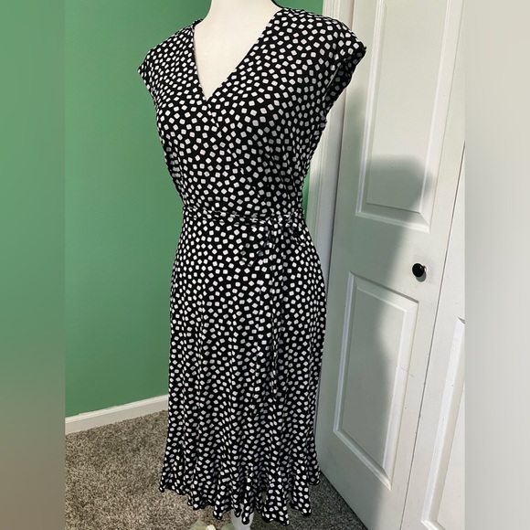 Dress - Picture 4 of 7